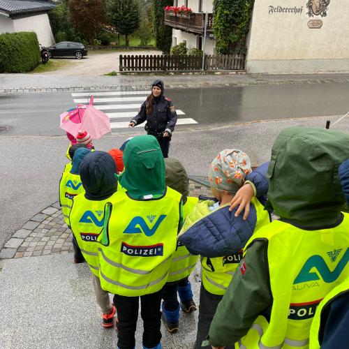 Kinder Polizei