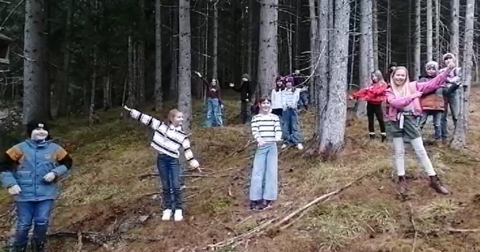Halt, das ist unser Wald